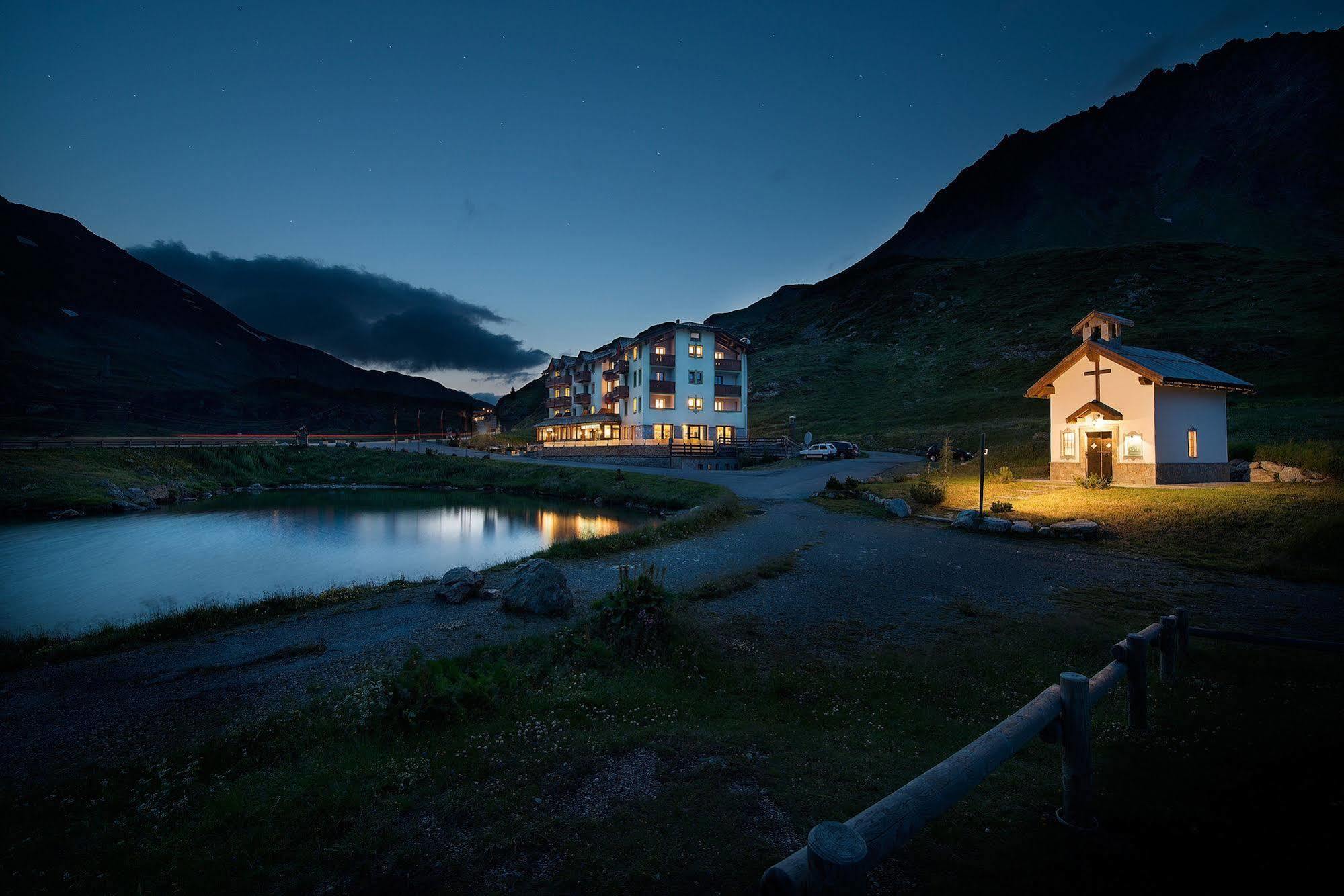 Hotel Interalpen イゾラッチャ エクステリア 写真